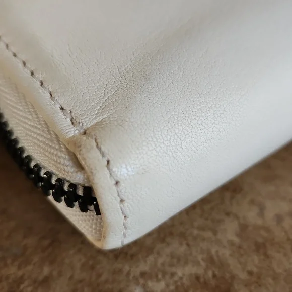 LONGCHAMP White Leather Wallet with Embossed Logo - Picture 6 of 16